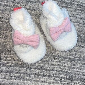 Cozy Baby Booties with Pink Bow